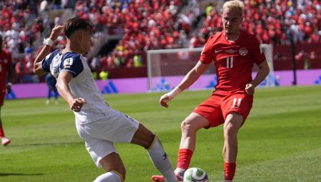 Dzekolu Bosna Hersek’in galibiyet hayallerini eski Beşiktaşlı Larin yıktı